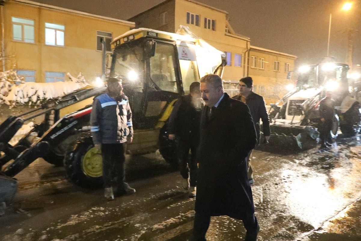 Melikgazi, güvenli ulaşım için gece gündüz görev başında
?v=1