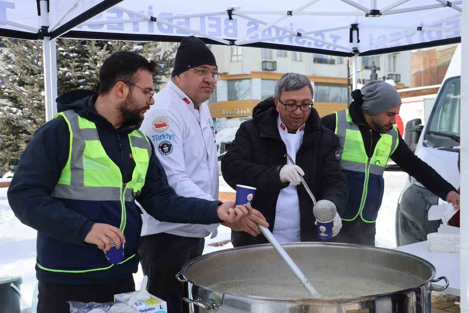 Sivas’ta deprem şehitleri anıldı
?v=1