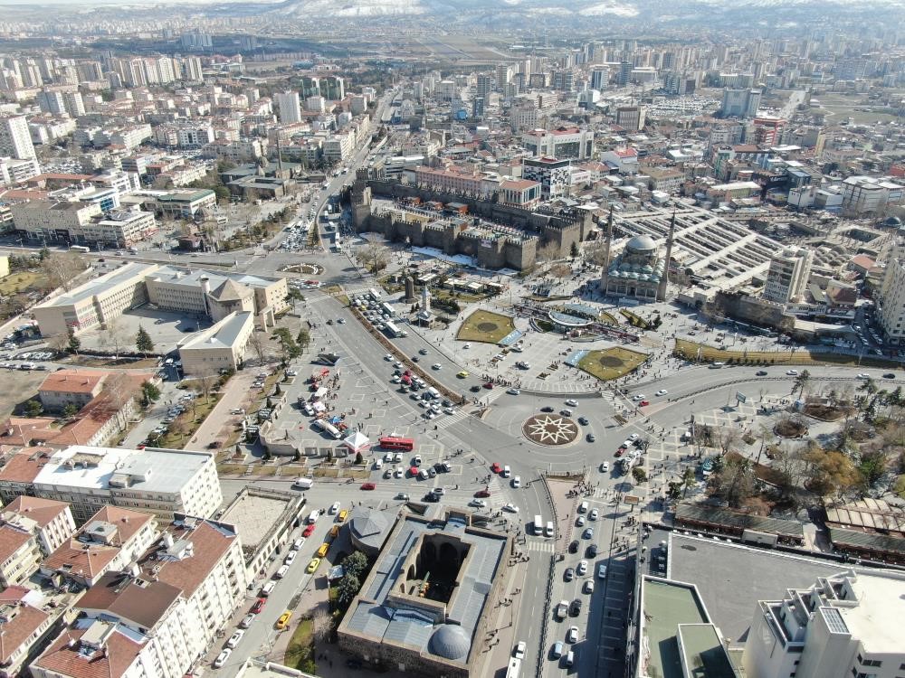 Kayseri’nin nüfusu 1 milyon 452 bin 458 kişi oldu
?v=1