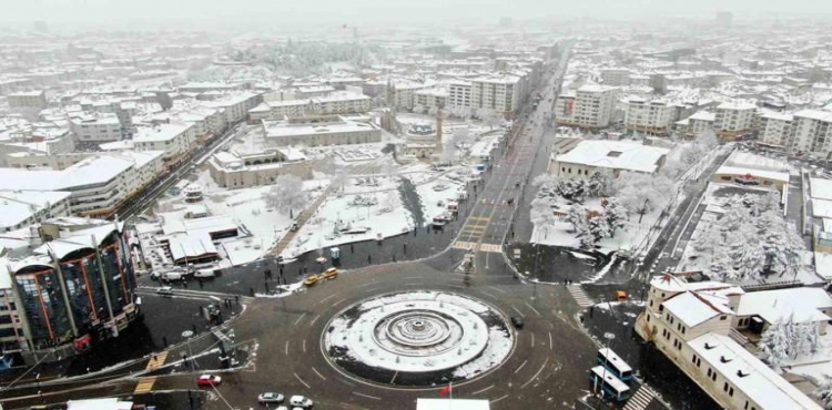 Sivas merkeze bağlı köy ve beldelerde taşımalı eğitime 1 gün ara verildi