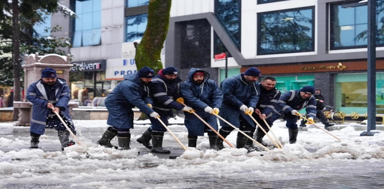 Düzce’de eğitime 1 günlük daha kar engeli