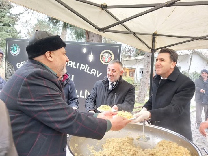 Bilecik’in geleneği ‘Şifalı Pilav’ vatandaşlardan büyük ilgi gördü
?v=1