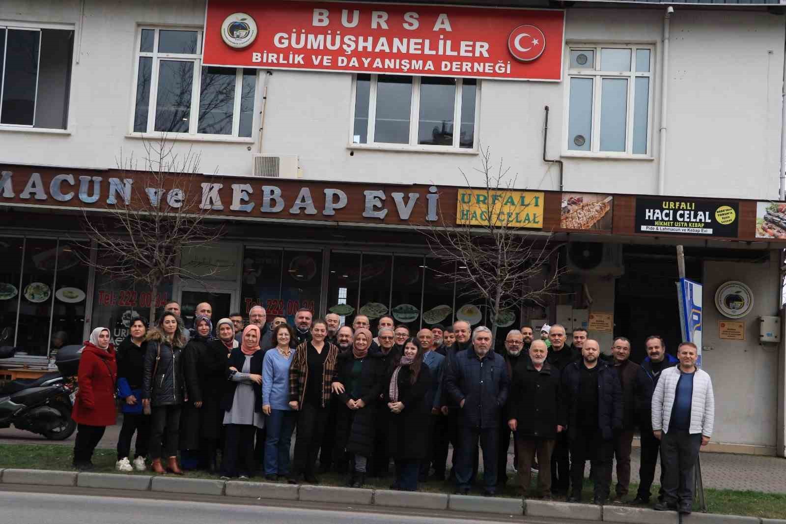 Öğretmeniyle 40 sene sonra Bursa’da bir araya geldi
?v=1