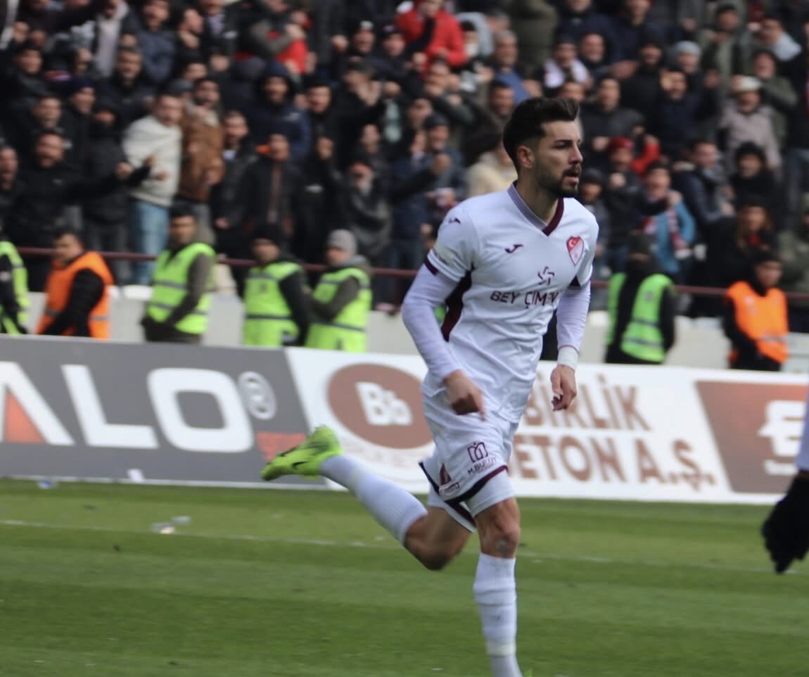 Elazığspor’da Vanspor FK maçının kahramanı Alpay Koldaş
