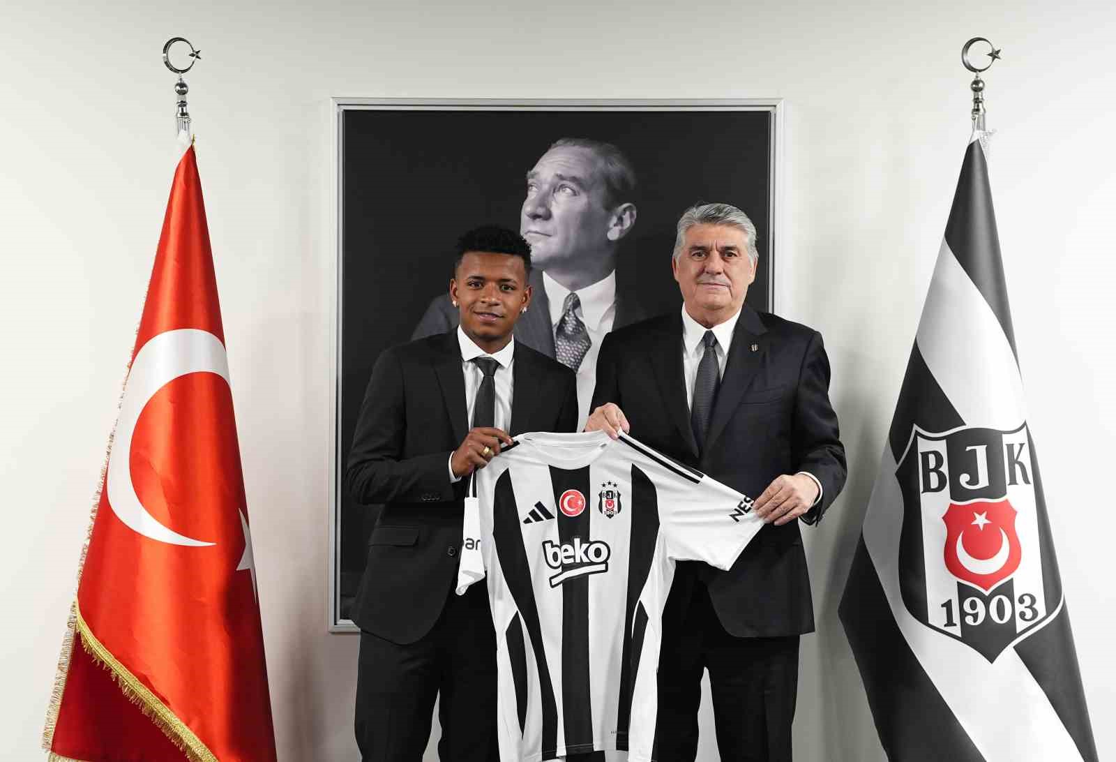 Beşiktaş, Keny Arroyo ile sözleşme imzaladı
?v=1