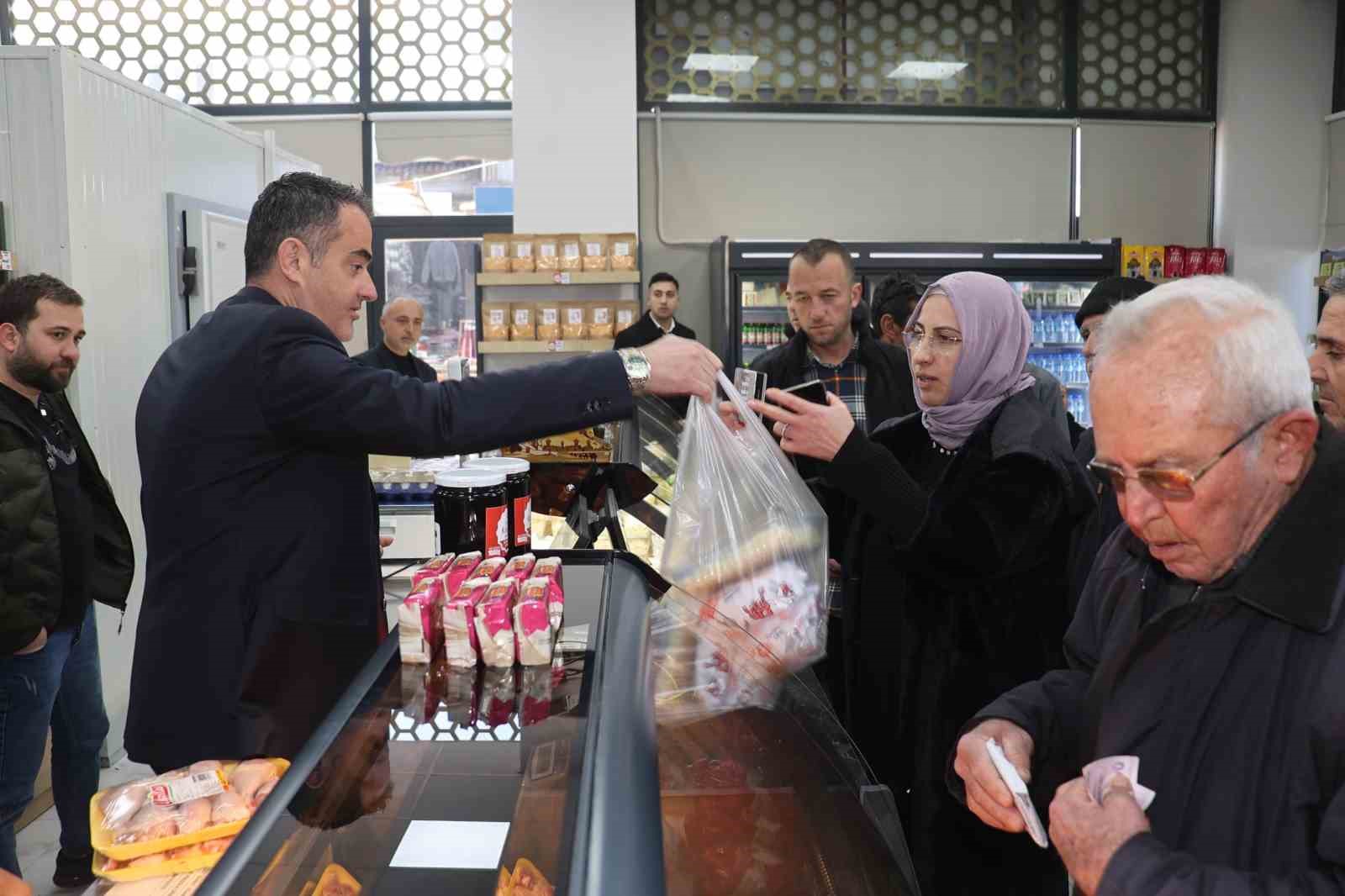 Koçarlı Market ilk günden yoğun ilgi gördü
?v=1