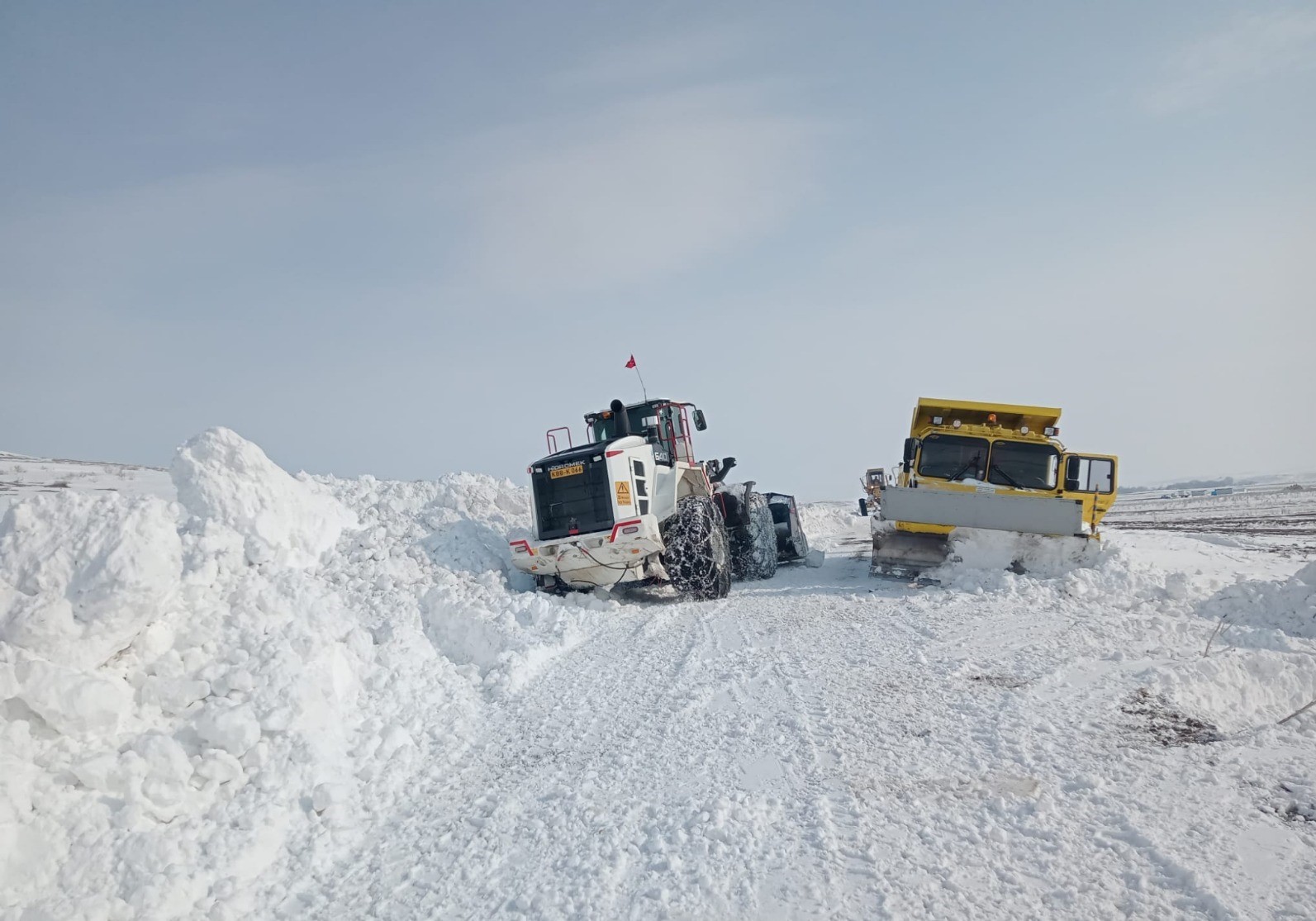 Kayseri’de 46 yol ulaşıma açıldı, 2 yol ise kapalı
?v=1