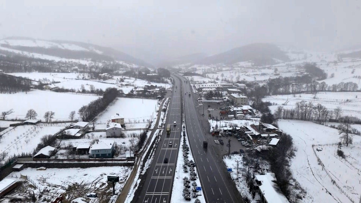 Samsun’un yüksek kesimleri kara teslim
?v=1