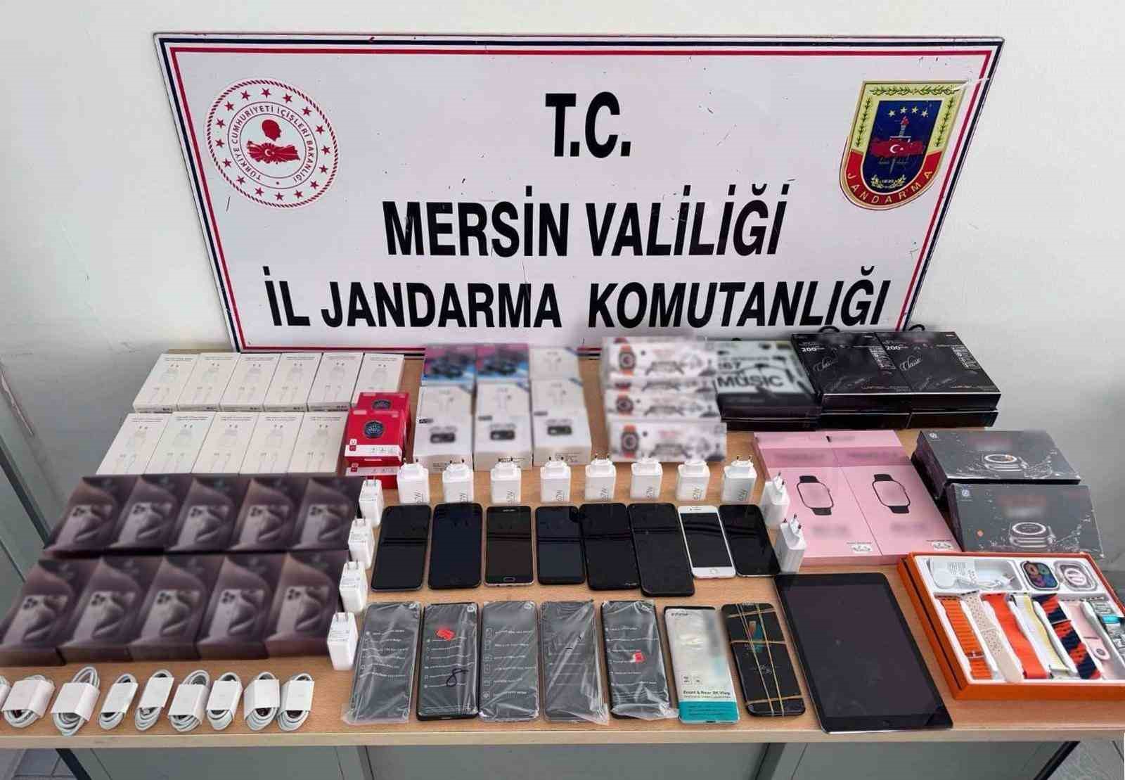 Mersin’de 15 gümrük kaçağı cep telefonu ele geçirildi
?v=1