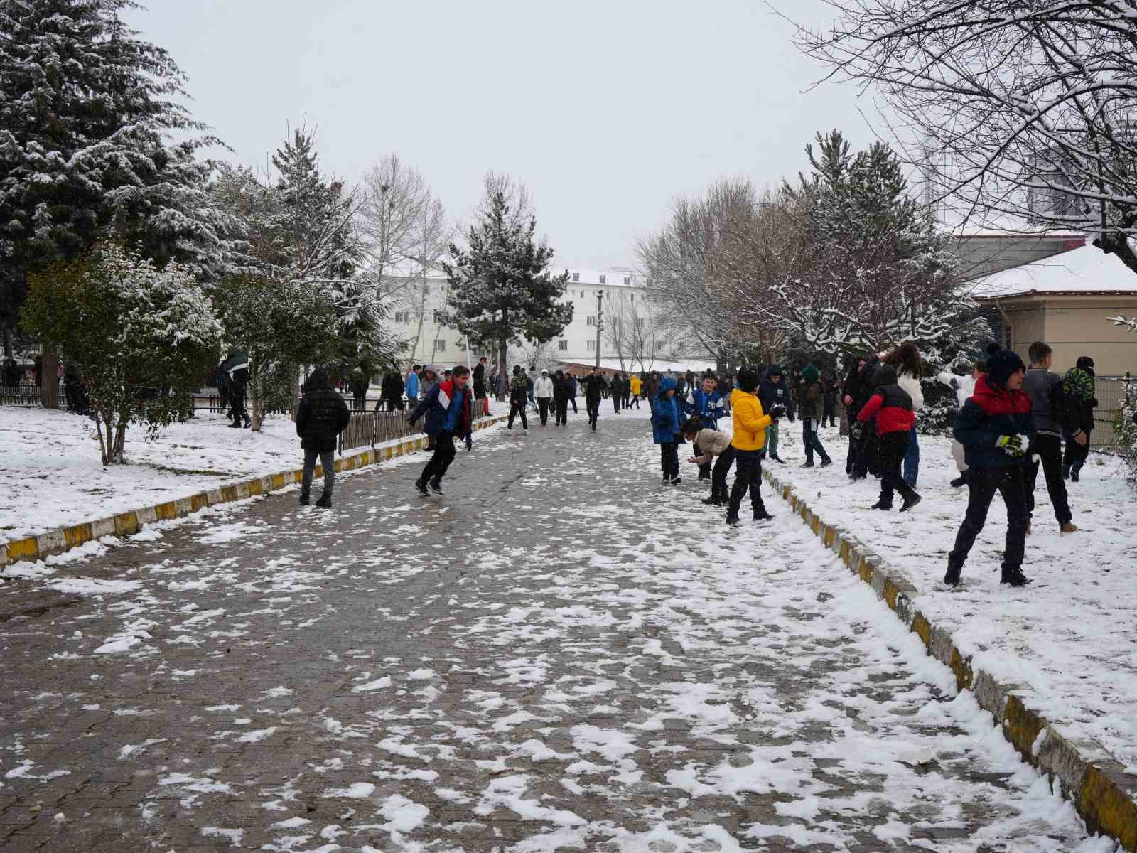 Kastamonu’da çocukların kar sevinci
?v=1