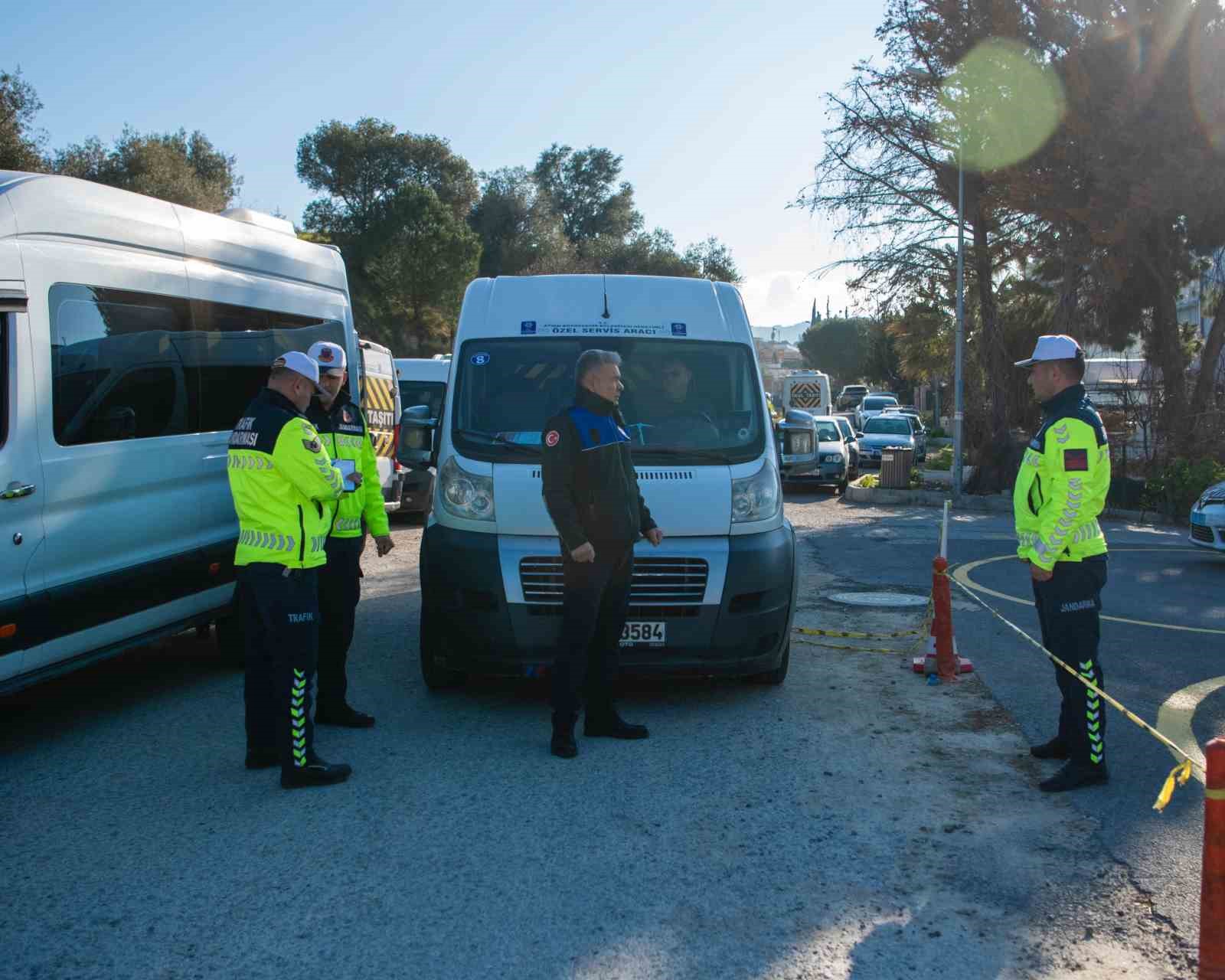 Kuşadası’nda okul servisleri denetimden geçti
?v=1