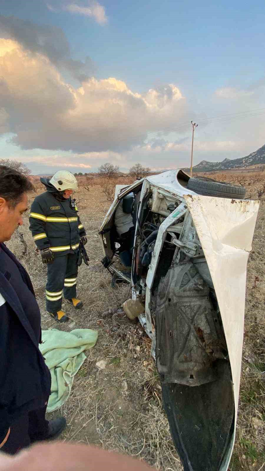 Burdur’da kontrolden çıkan otomobil takla atıp şarampole devrildi: 2 yaralı
?v=1