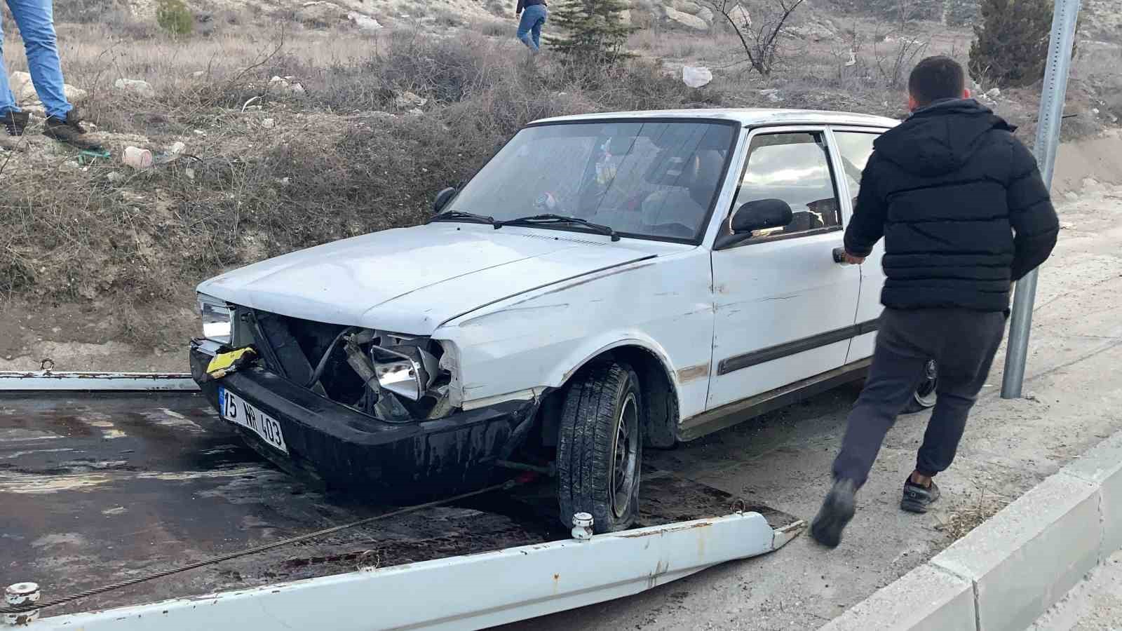 Polisleri peşine takıp 15 kilometre kaçtı, kaza yapınca yakalandı
?v=1