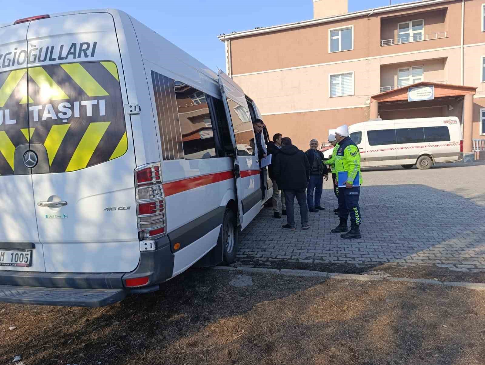 Akyaka’da öğrenci servisleri denetlendi
?v=1