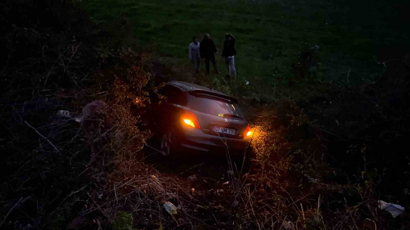 Antalya’da şarampole uçan otomobildeki çift yaralandı
?v=1