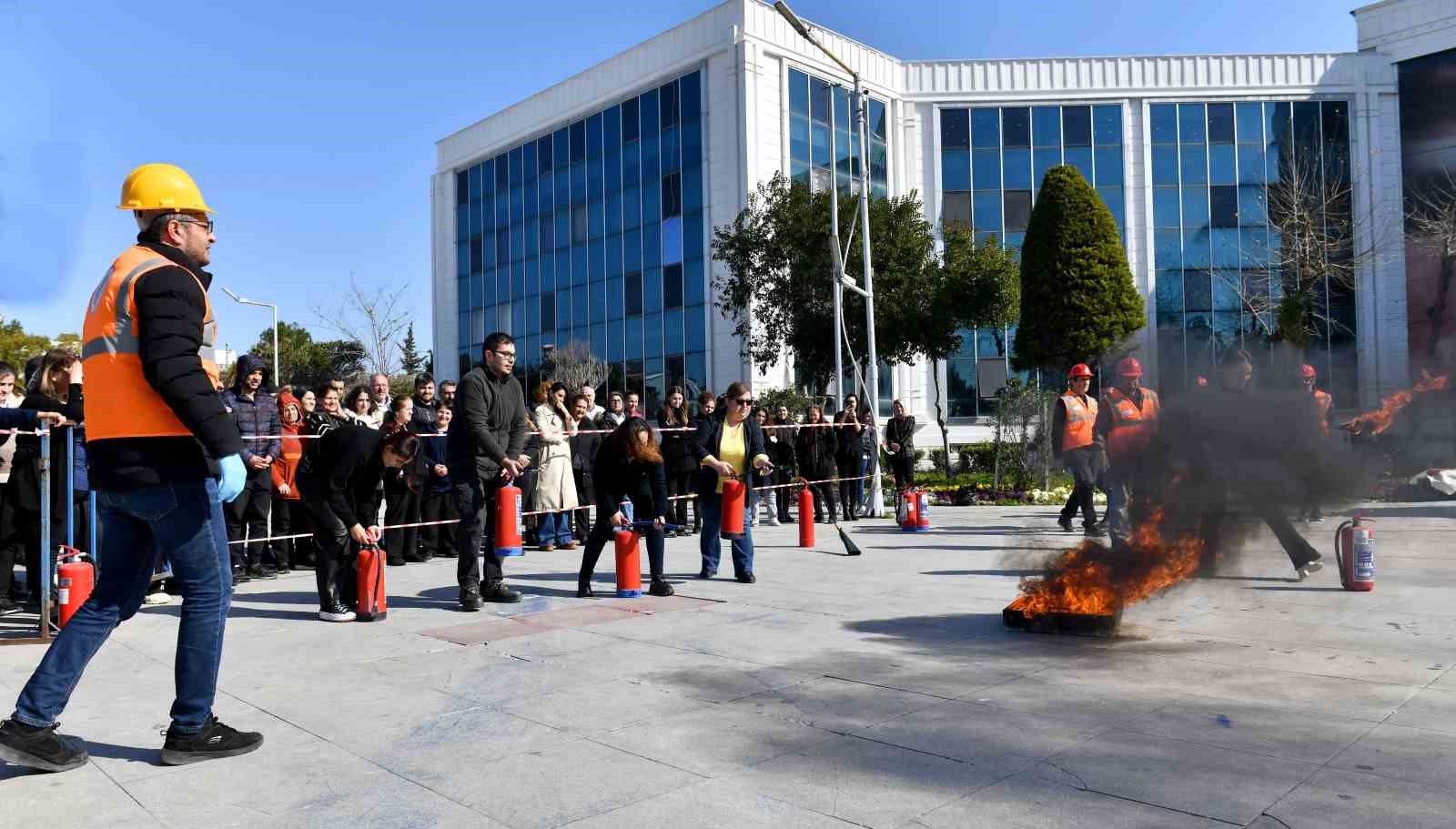 Muratpaşa Belediyesinde yangın tatbikatı
?v=1