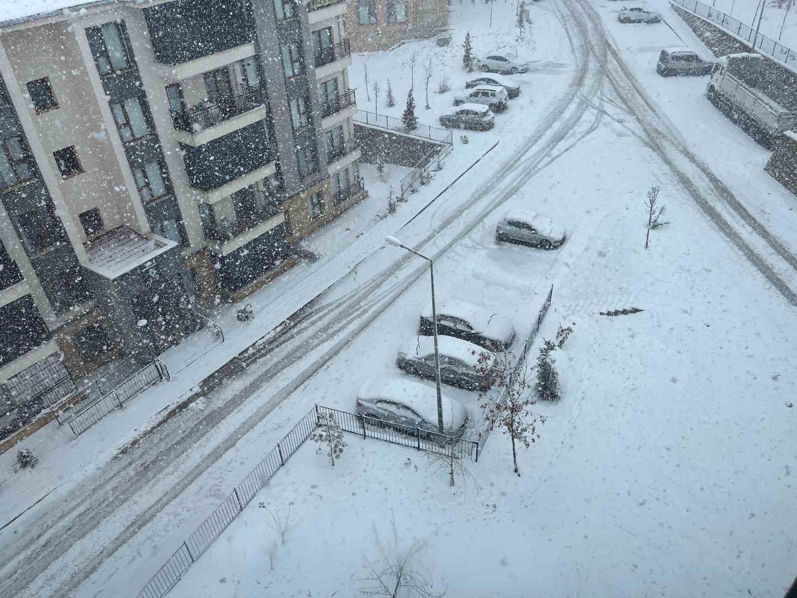 Elazığ’da kar yağışı etkisini sürdürüyor
?v=1