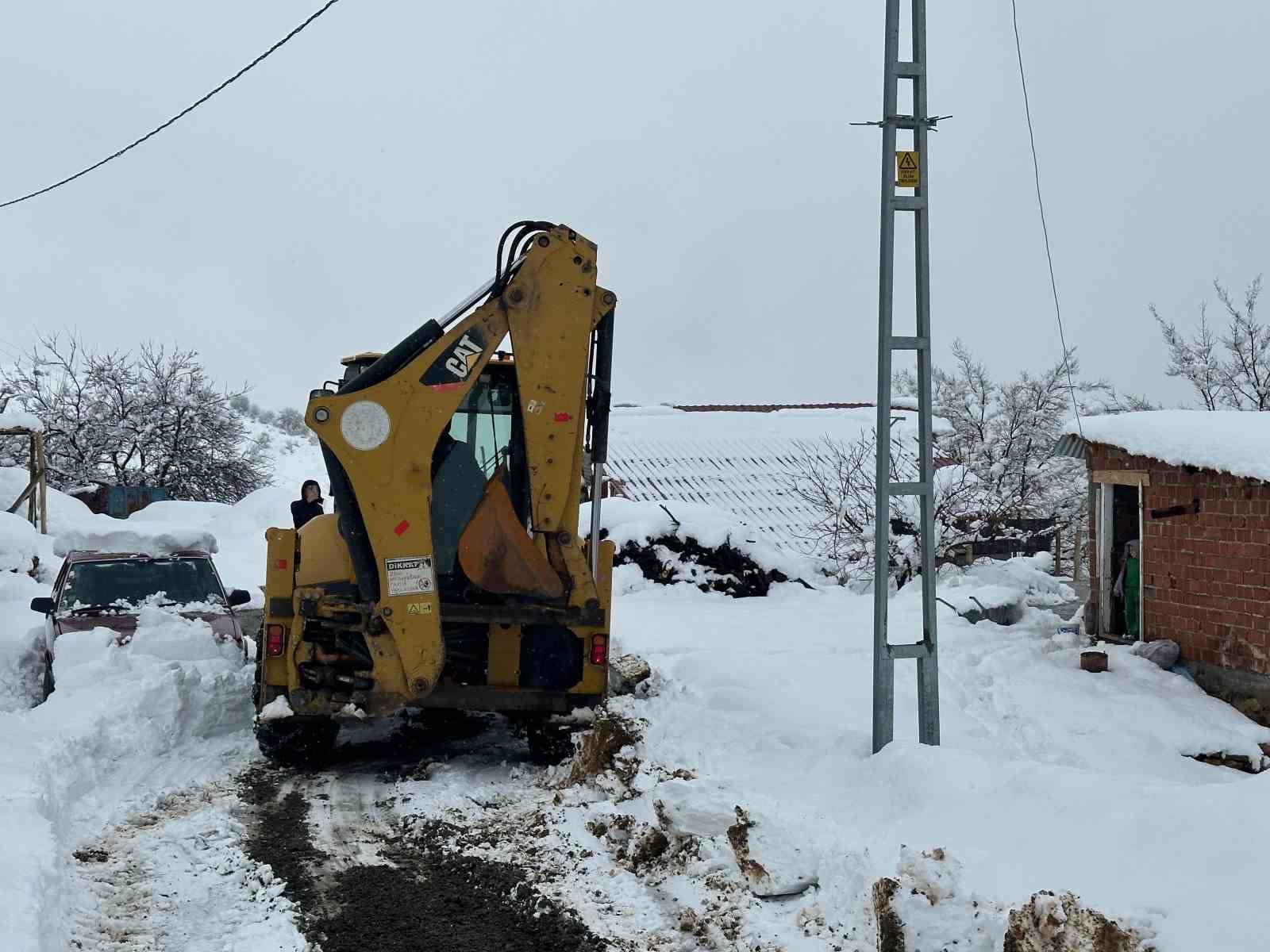 Battalgazi Belediyesi’nin hızlı müdahalesi, hamile kadını kurtardı
?v=1