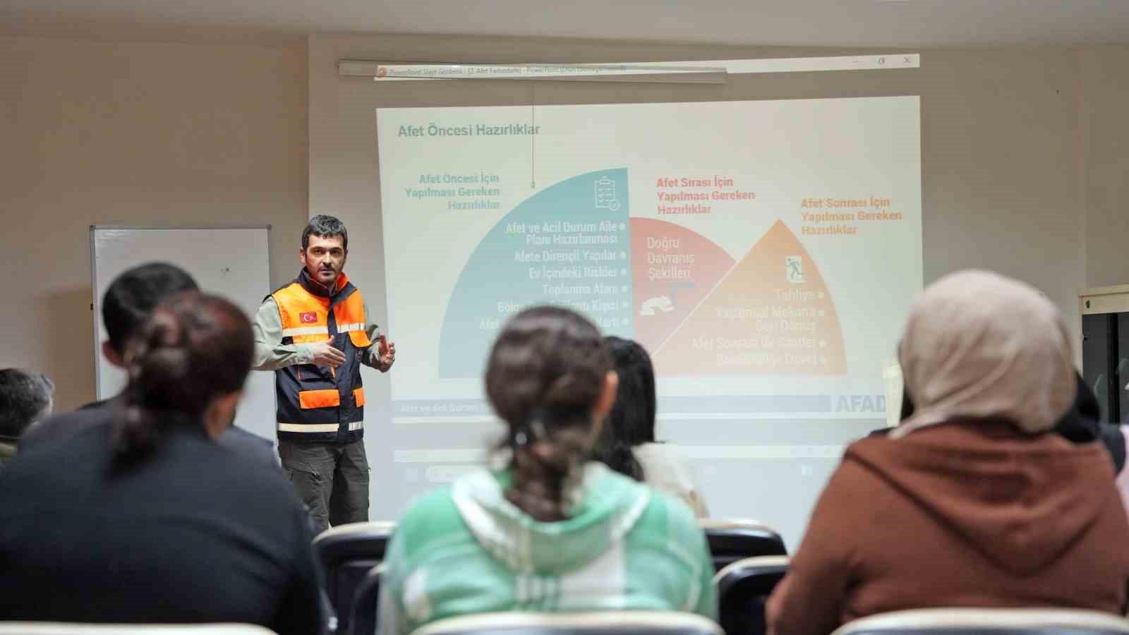 Alanya’da deprem hazırlık semineri
?v=1