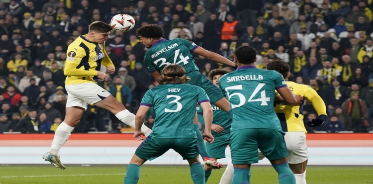 UEFA Avrupa Ligi: Fenerbahçe: 2 - Anderlecht: 0 (İlk yarı)?v=1