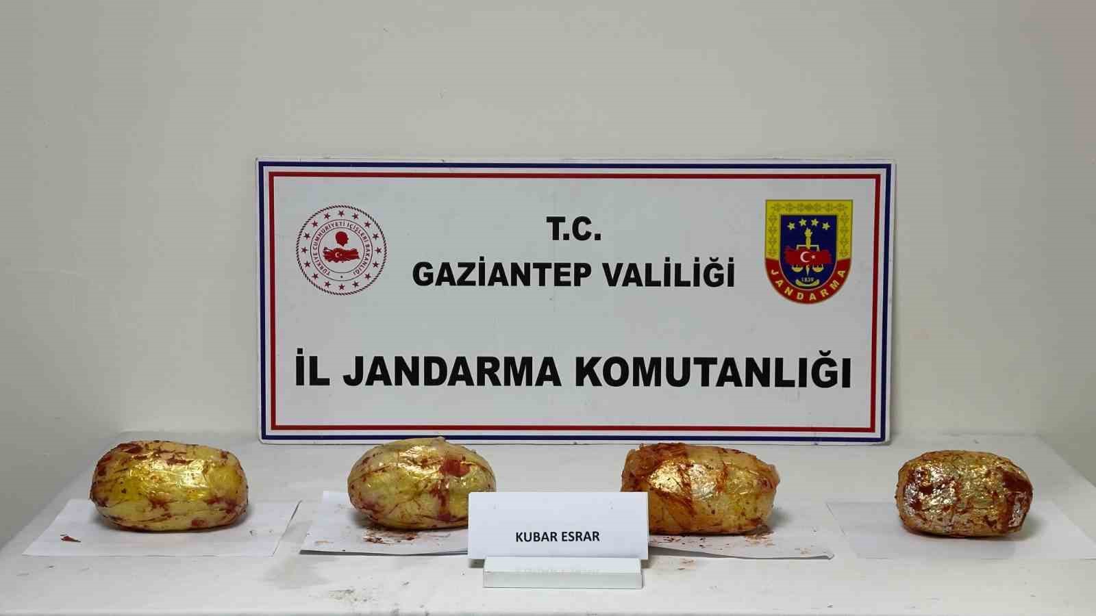 Gaziantep’te yolcu otobüsünde 3 kilo esrar ele geçirildi
