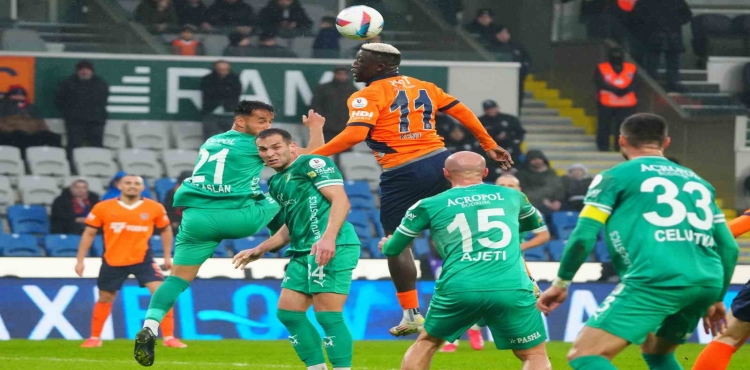 Trendyol Süper Lig: Başakşehir: 0 - Bodrum FK: 0 (İlk yarı)