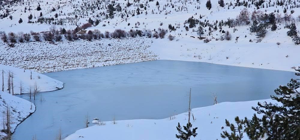 Akdeniz’in Sibirya’sı  Göksun’da değirmendere göleti dondu
?v=1