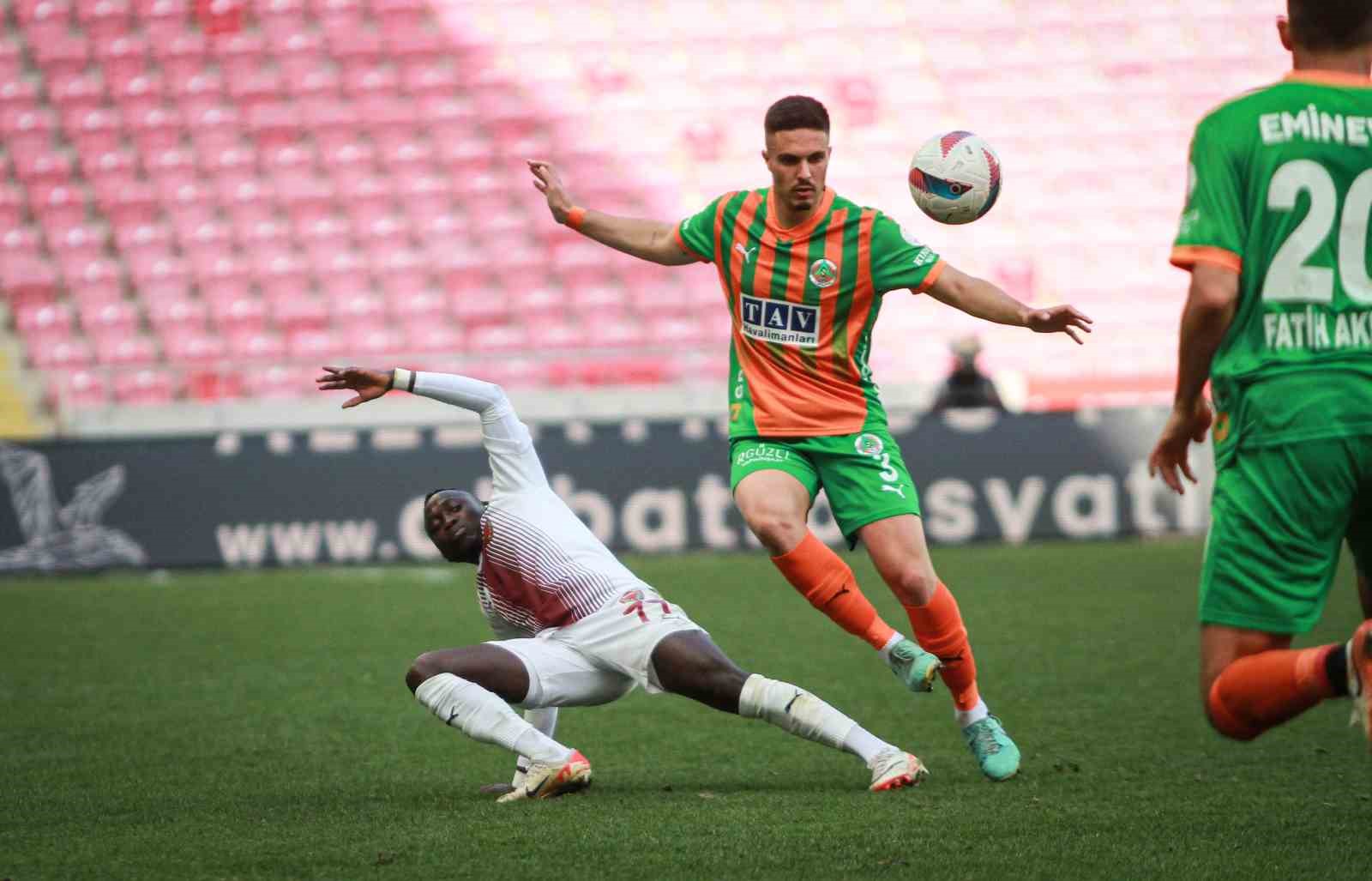 Trendyol Süper Lig: Atakaş Hatayspor: 1 - Corendon Alanyaspor: 0 (Maç sonucu)
