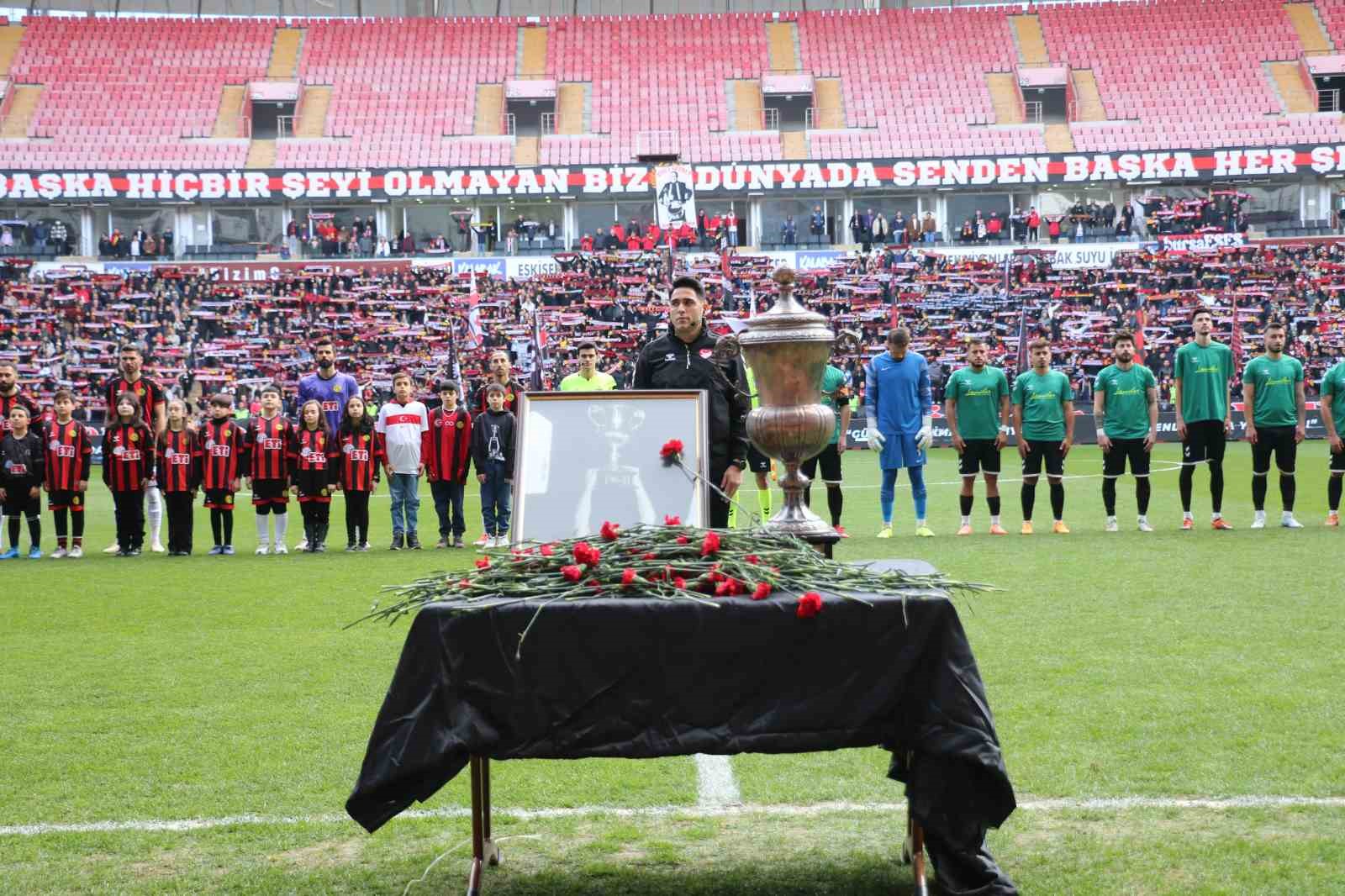 Eskişehirspor 3 puanı 4 golle kazandı
