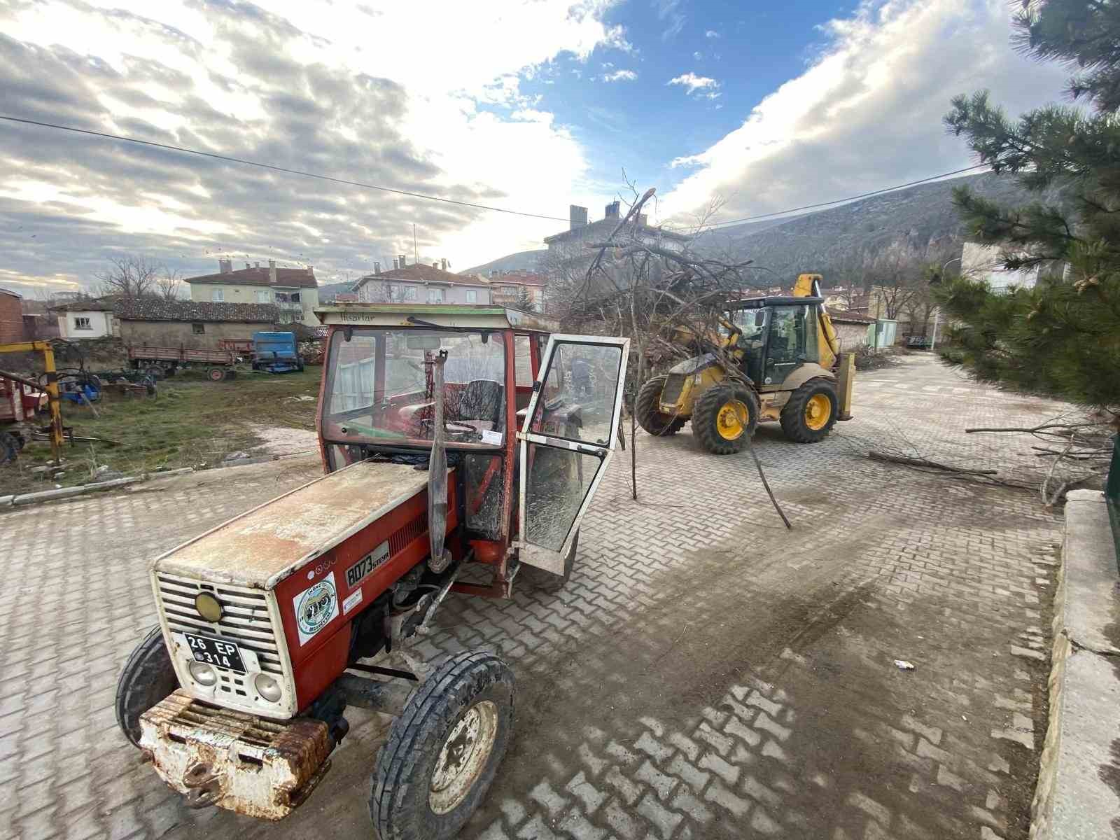 İnönü’de okul bahçeleri temizlendi
?v=1