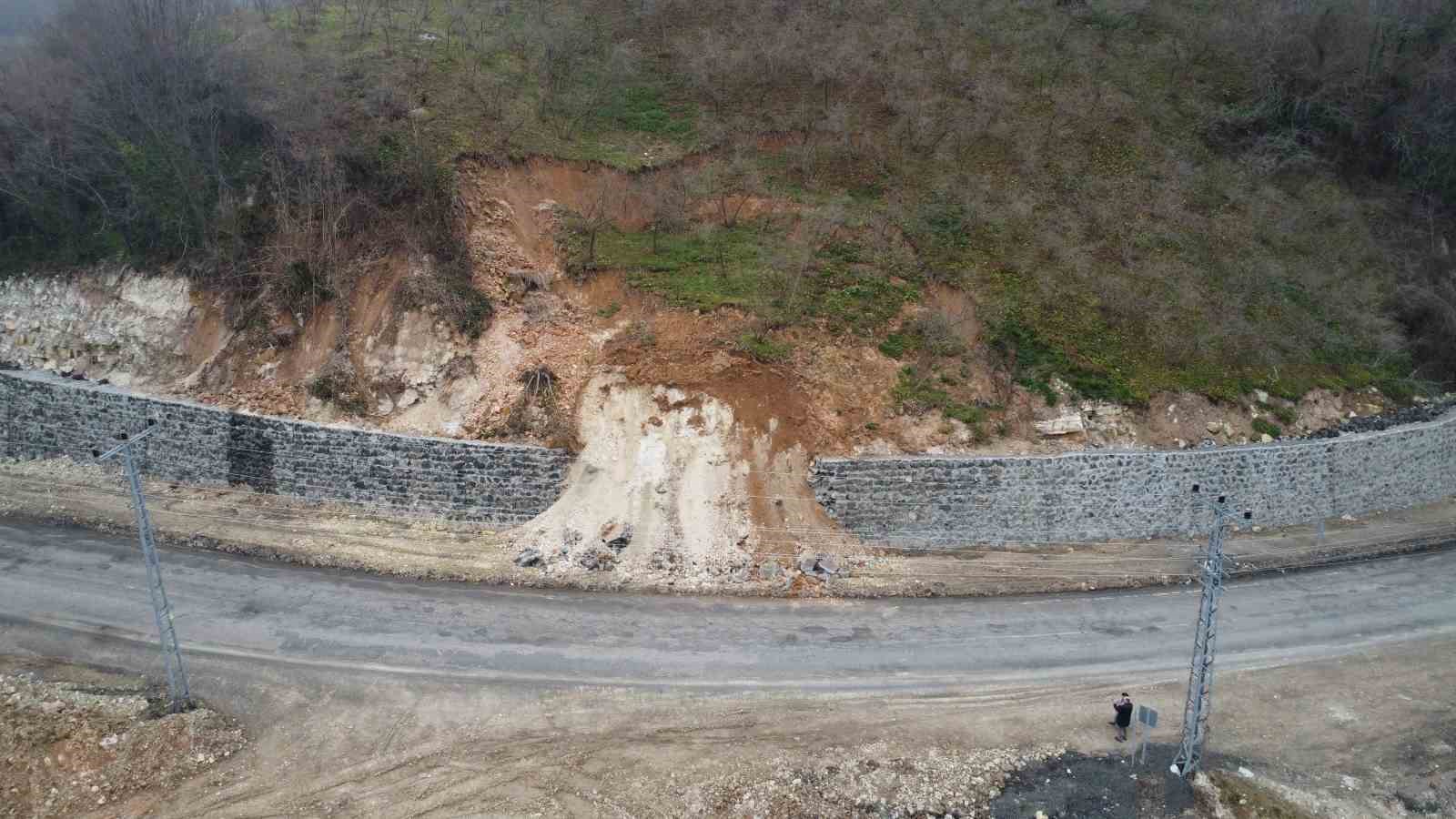 Ordu’da heyelanda istinat duvarı çöktü
?v=1