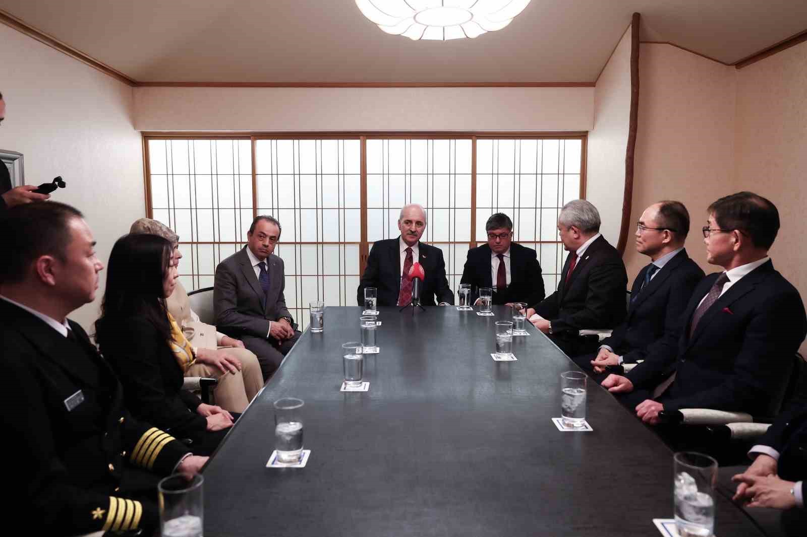 TBMM Başkanı Kurtulmuş, asrın felaketinde yardıma gelen Japon arama kurtarma ekibiyle görüştü
