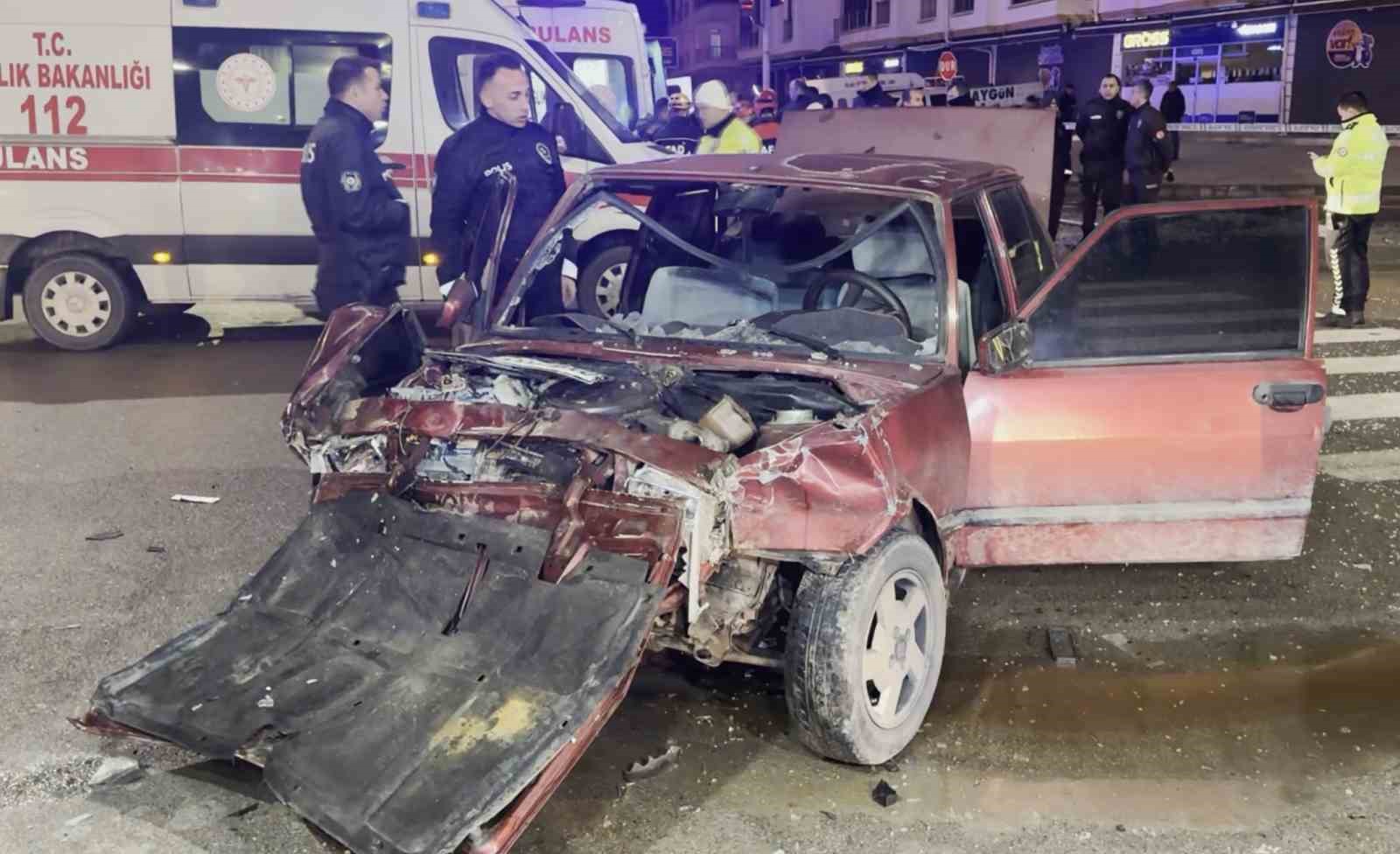 Kameraya yansıyan şüpheli-polis kovalamacası kazayla sonlandı: 1’i ağır 5 yaralı
