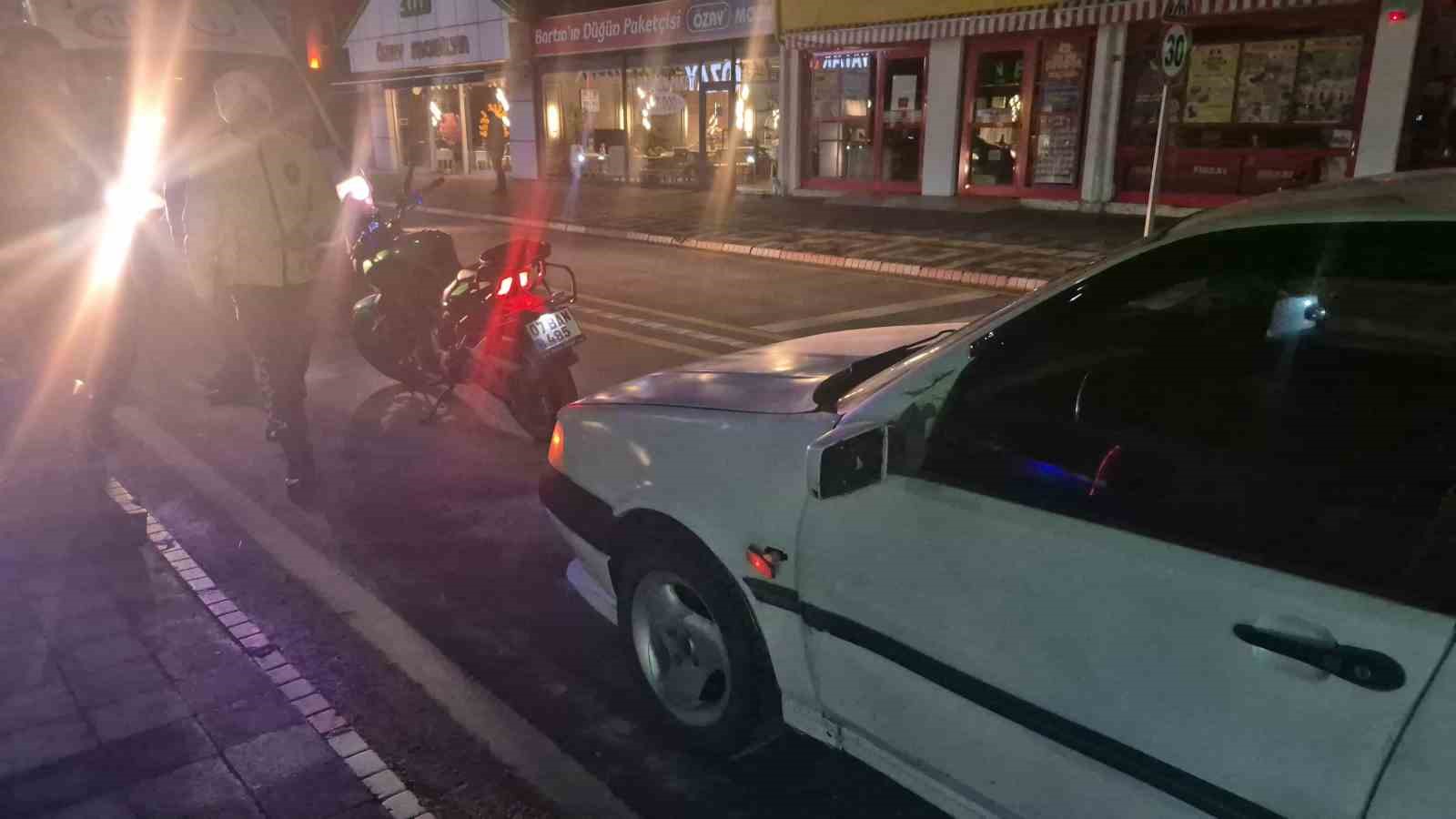 Polis merkezi önünde kaza: 1 yaralı
