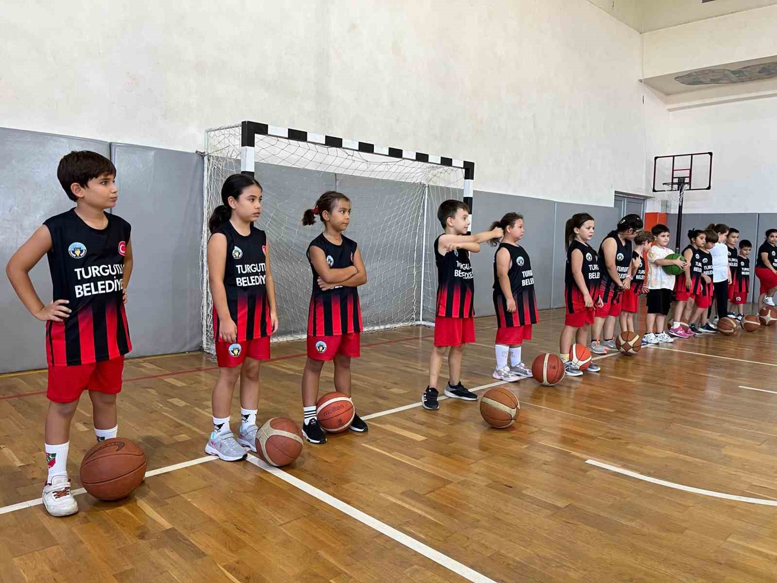 Turgutlu Belediyesi basketbol kurs kayıtları devam ediyor
?v=1