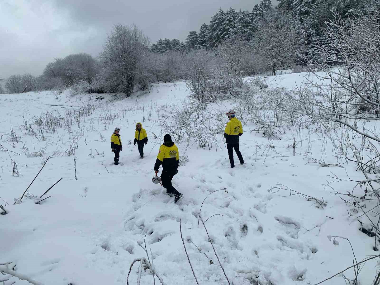 Bilecik’te dün kaybolan kadını arama çalışmaları zorlu hava şartlarına rağmen devam ediyor
