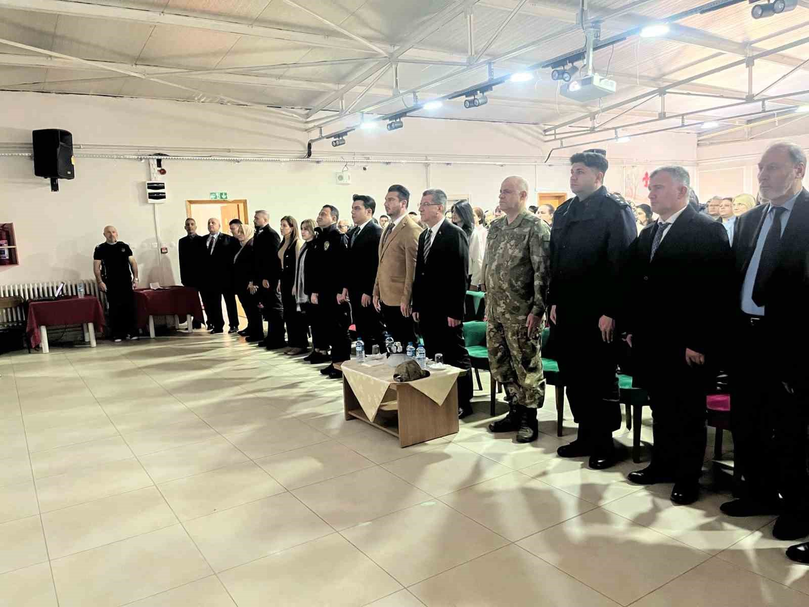 Babaeski’de  En İyi Narkotik Polisi Anne  konferansı
