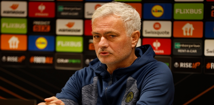 Mourinho:  Yarın işimizi iyi yapmamız gerekiyor ?v=1