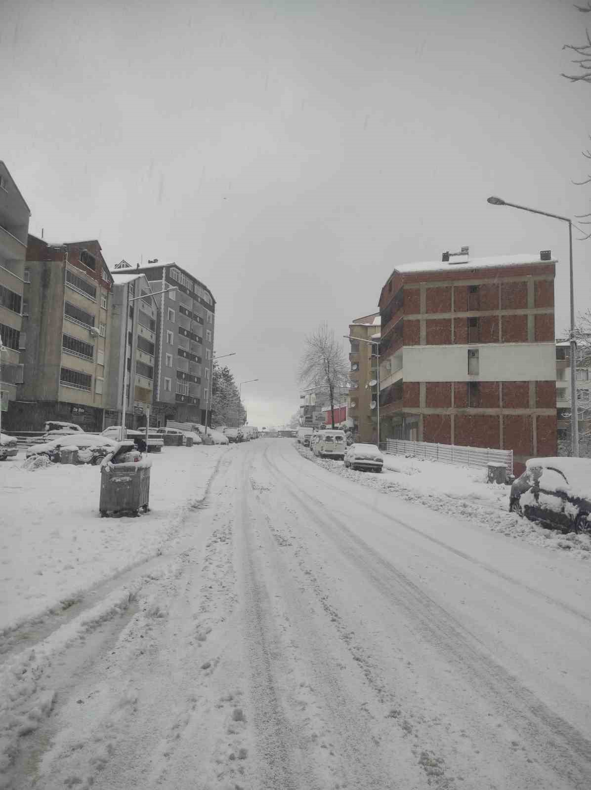 Türkeli karla uyandı, okullar tatil edildi
?v=1