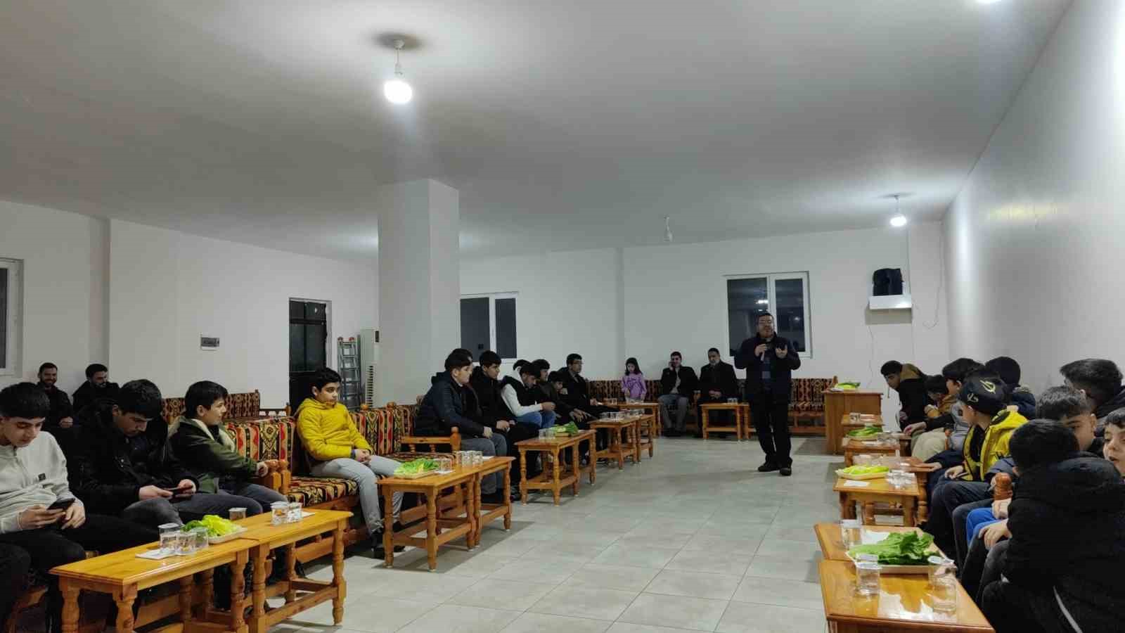 Elazığ’da gençlik cami buluşması
?v=1