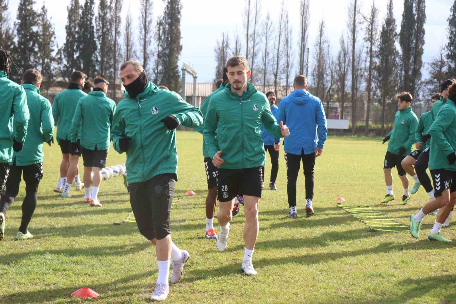 Sakaryaspor, Ümraniyespor mesaisinde
?v=1