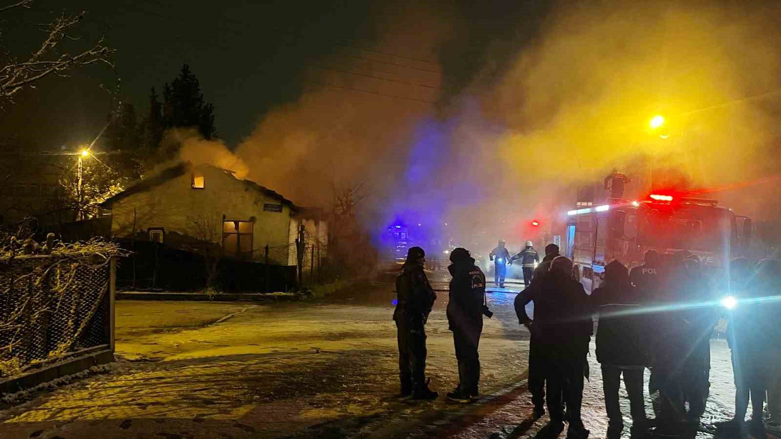 Samsun’da yangın evi küle çevirdi
?v=1