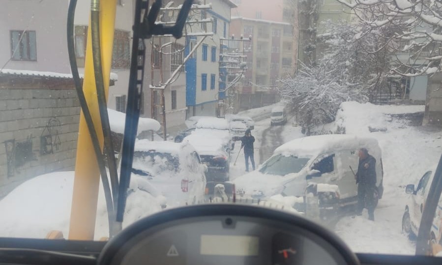 Hakkari’de karla mücadele çalışması devam ediyor
?v=1