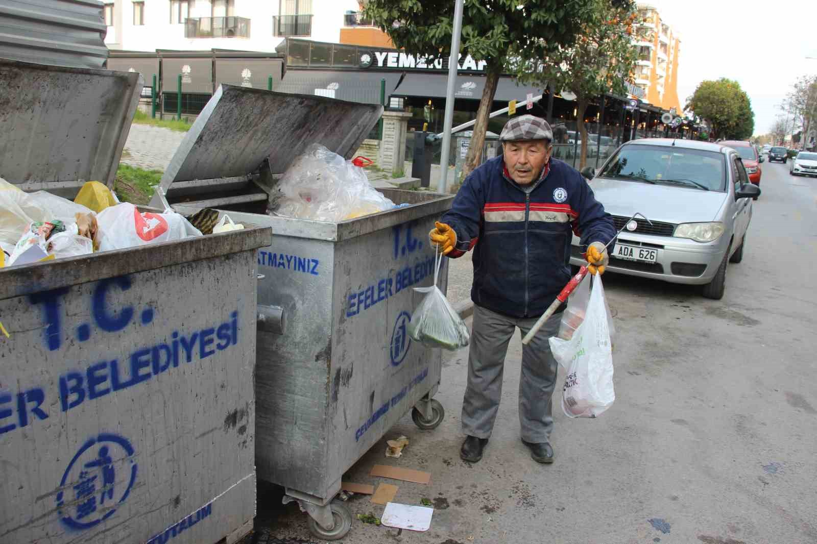 İhtiyaçtan dolayı değil, yapılan israfa dayanamadığı için çöp karıştırıyor
?v=1