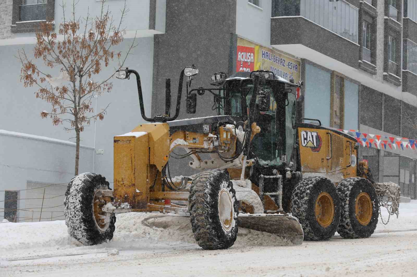 Erzurum’da 995 köy yolu ulaşıma kapalı
?v=1