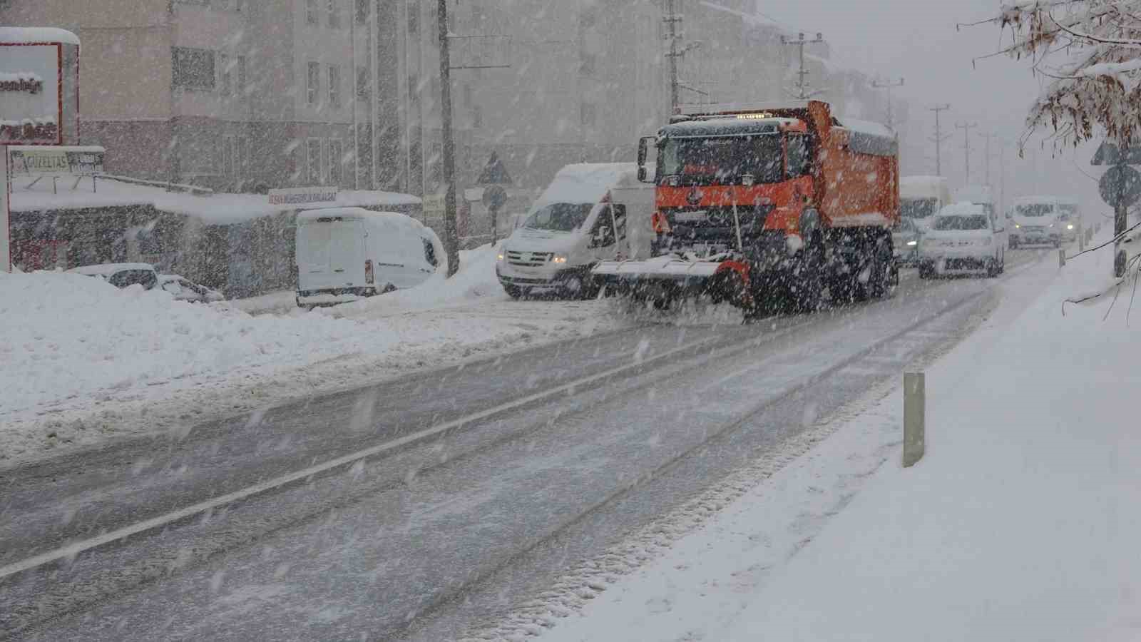 Bitlis Valiliğinden sürücülere uyarı
?v=1