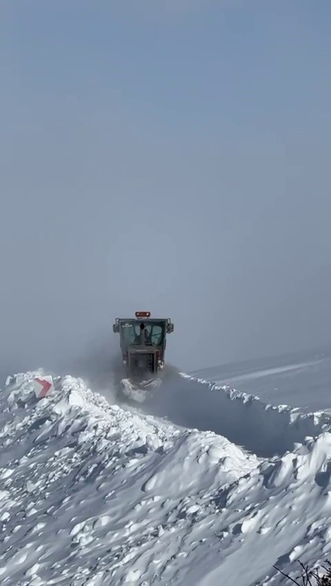 Sivas’ta kar ulaşımı aksattı
