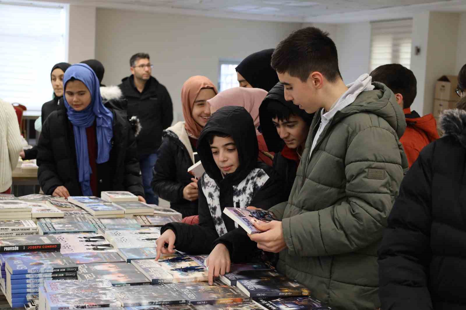 Yahyalı 2. Kitap Günleri’ne kitapseverlerden yoğun ilgi
?v=1