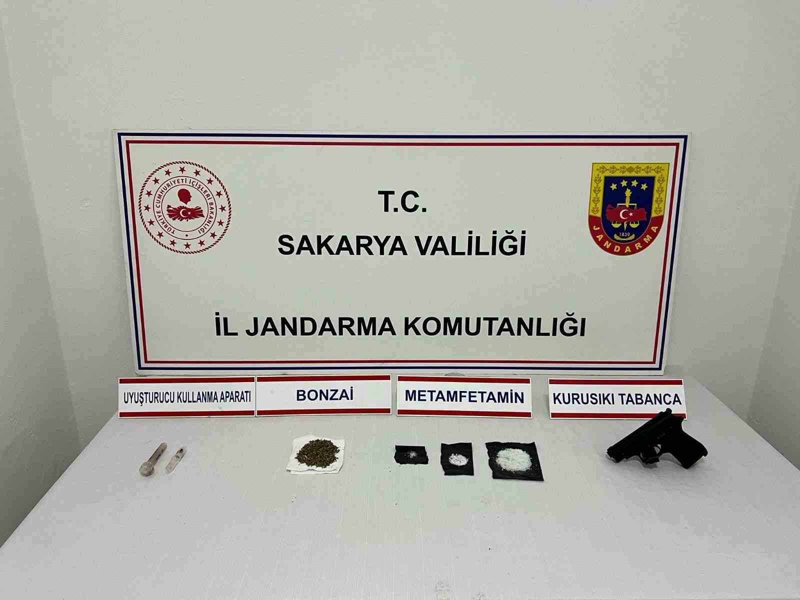 Sakarya’da uyuşturucu operasyonu: 17 gözaltı
