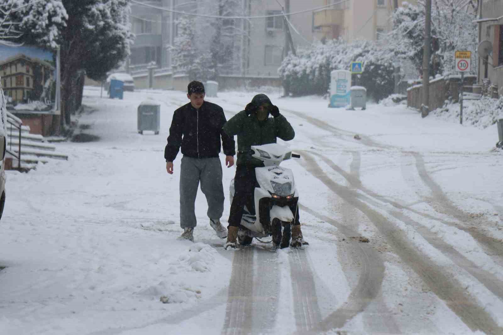 Sakarya’da motokuryelere trafiğe çıkma yasağı
?v=1